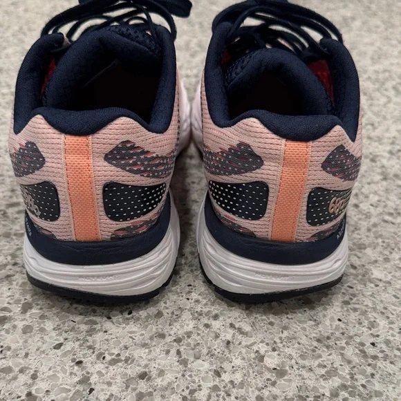Women’s 5.5 New Balance Pink and Navy Athletic Sneakers 680v6 Running Shoes - Picture 5 of 9
